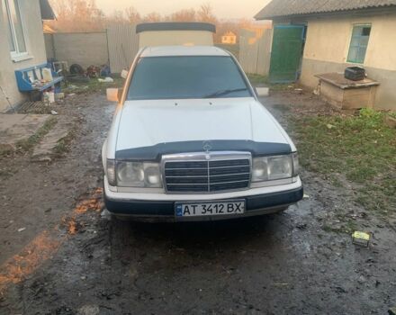 Білий Мерседес В124, об'ємом двигуна 2.6 л та пробігом 3 тис. км за 1700 $, фото 1 на Automoto.ua