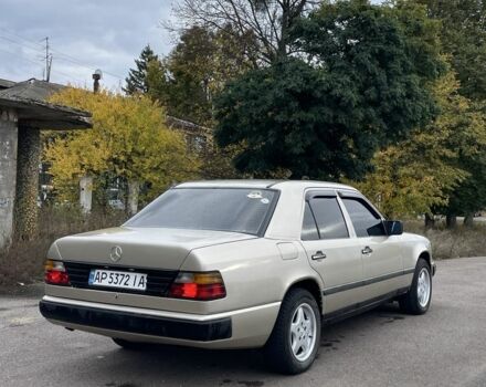 Бежевий Мерседес В124, об'ємом двигуна 2.3 л та пробігом 350 тис. км за 2600 $, фото 3 на Automoto.ua