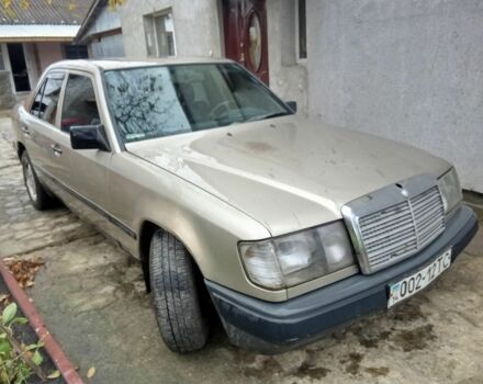 Бежевый Мерседес В124, объемом двигателя 2 л и пробегом 380 тыс. км за 1550 $, фото 2 на Automoto.ua