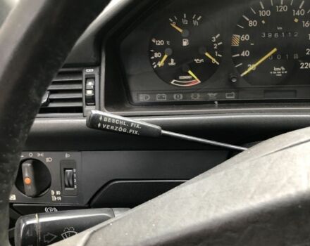 Бежевый Мерседес В124, объемом двигателя 2.3 л и пробегом 350 тыс. км за 1300 $, фото 8 на Automoto.ua