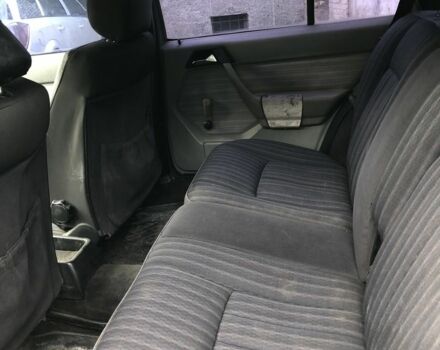 Бежевый Мерседес В124, объемом двигателя 2.3 л и пробегом 350 тыс. км за 1300 $, фото 5 на Automoto.ua