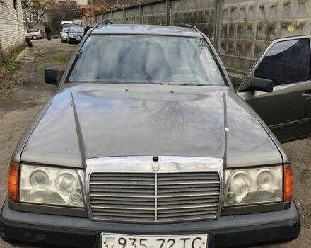 Бежевый Мерседес В124, объемом двигателя 2.3 л и пробегом 350 тыс. км за 1300 $, фото 1 на Automoto.ua