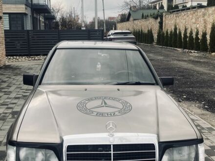 Бежевый Мерседес В124, объемом двигателя 2 л и пробегом 3 тыс. км за 1900 $, фото 1 на Automoto.ua