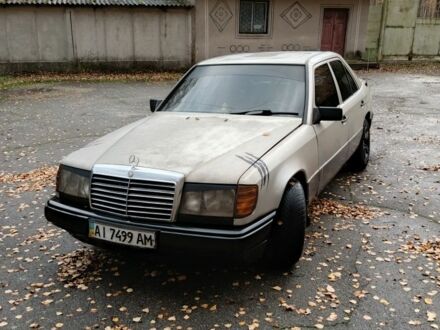 Мерседес В124 1995 у Житомирі на Automoto.ua Бежевий Мерседес В124, об'ємом двигуна 0 л та пробігом 254 тис. км за 1400 $, фото 1 на Automoto.ua