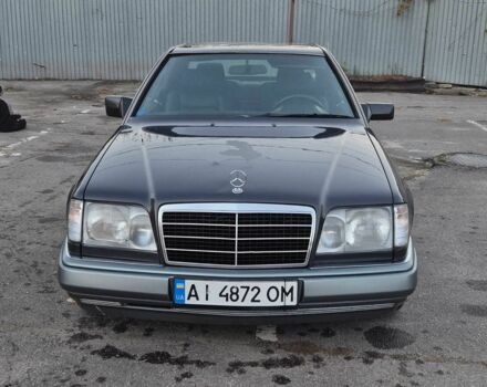 Чорний Мерседес В124, об'ємом двигуна 2 л та пробігом 385 тис. км за 4400 $, фото 2 на Automoto.ua