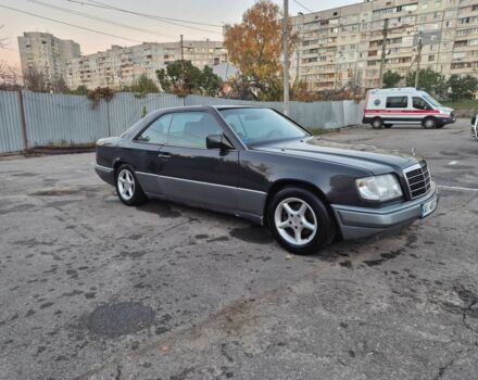 Чорний Мерседес В124, об'ємом двигуна 2 л та пробігом 385 тис. км за 4400 $, фото 4 на Automoto.ua