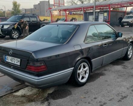 Чорний Мерседес В124, об'ємом двигуна 2 л та пробігом 385 тис. км за 4400 $, фото 6 на Automoto.ua