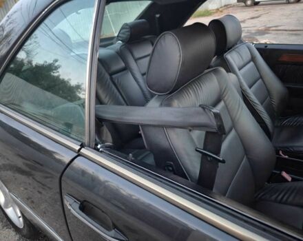 Чорний Мерседес В124, об'ємом двигуна 2 л та пробігом 385 тис. км за 4400 $, фото 19 на Automoto.ua