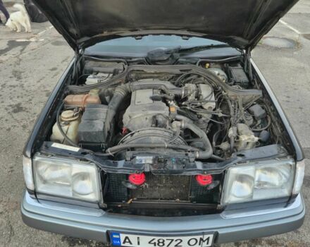 Чорний Мерседес В124, об'ємом двигуна 2 л та пробігом 385 тис. км за 4400 $, фото 9 на Automoto.ua