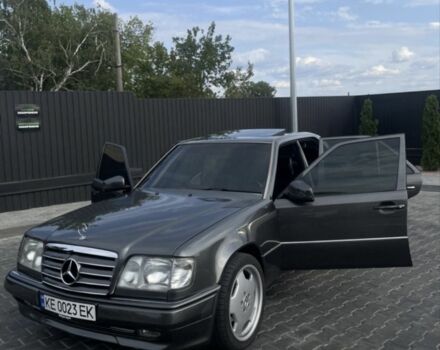 Чорний Мерседес В124, об'ємом двигуна 3.2 л та пробігом 120 тис. км за 7000 $, фото 7 на Automoto.ua