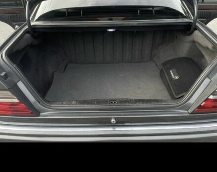 Чорний Мерседес В124, об'ємом двигуна 3.2 л та пробігом 120 тис. км за 7000 $, фото 9 на Automoto.ua