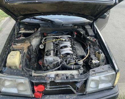 Черный Мерседес В124, объемом двигателя 3 л и пробегом 450 тыс. км за 1800 $, фото 2 на Automoto.ua