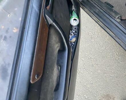 Черный Мерседес В124, объемом двигателя 3 л и пробегом 450 тыс. км за 1800 $, фото 5 на Automoto.ua