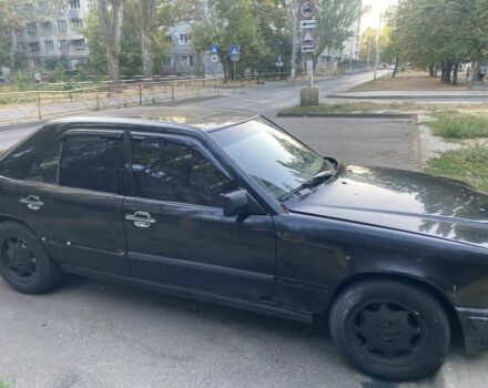 Черный Мерседес В124, объемом двигателя 3 л и пробегом 450 тыс. км за 1800 $, фото 13 на Automoto.ua