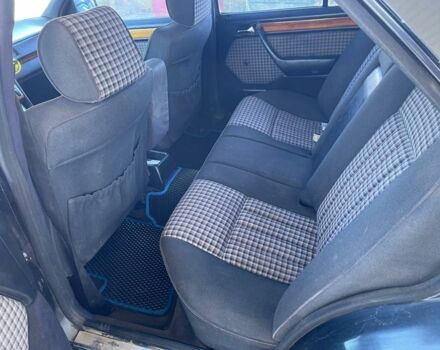 Черный Мерседес В124, объемом двигателя 3 л и пробегом 167 тыс. км за 1250 $, фото 7 на Automoto.ua