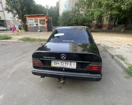 Черный Мерседес В124, объемом двигателя 3 л и пробегом 450 тыс. км за 1800 $, фото 12 на Automoto.ua