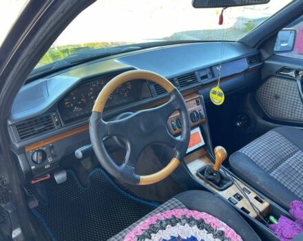 Черный Мерседес В124, объемом двигателя 3 л и пробегом 167 тыс. км за 1250 $, фото 4 на Automoto.ua