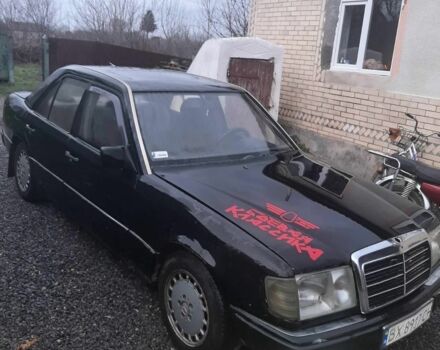 Черный Мерседес В124, объемом двигателя 2 л и пробегом 500 тыс. км за 1400 $, фото 1 на Automoto.ua
