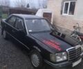 Черный Мерседес В124, объемом двигателя 2 л и пробегом 500 тыс. км за 1400 $, фото 1 на Automoto.ua