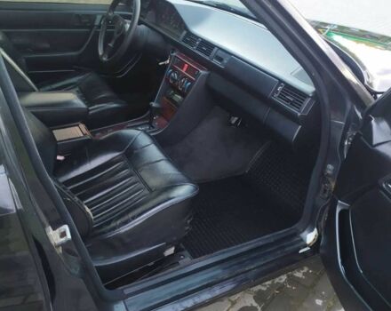 Чорний Мерседес В124, об'ємом двигуна 2.8 л та пробігом 585 тис. км за 2381 $, фото 9 на Automoto.ua