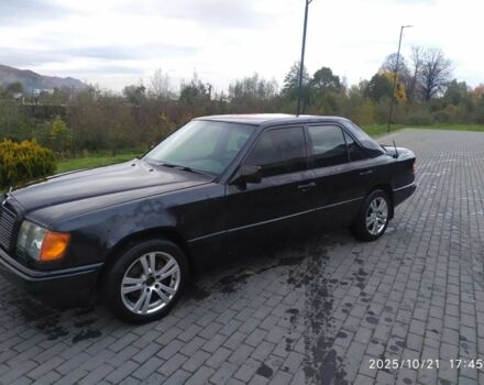 Чорний Мерседес В124, об'ємом двигуна 2.8 л та пробігом 585 тис. км за 2381 $, фото 1 на Automoto.ua
