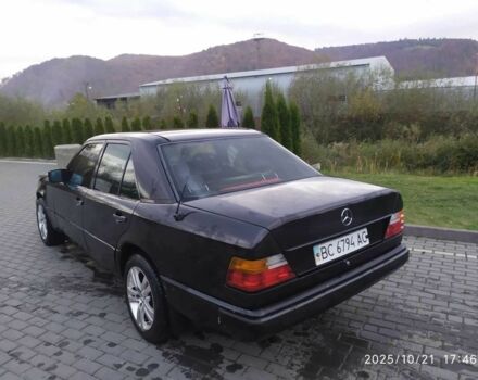 Чорний Мерседес В124, об'ємом двигуна 2.8 л та пробігом 585 тис. км за 2381 $, фото 3 на Automoto.ua