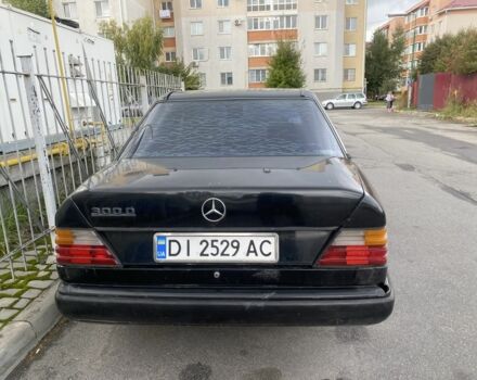 Чорний Мерседес В124, об'ємом двигуна 2 л та пробігом 300 тис. км за 1400 $, фото 4 на Automoto.ua