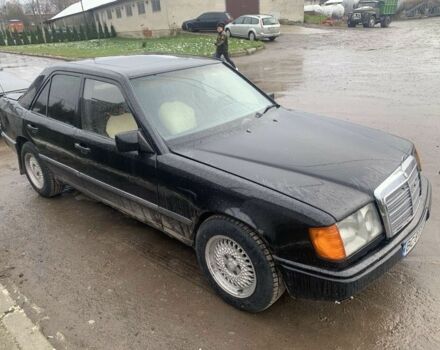 Черный Мерседес В124, объемом двигателя 2.6 л и пробегом 366 тыс. км за 1650 $, фото 1 на Automoto.ua