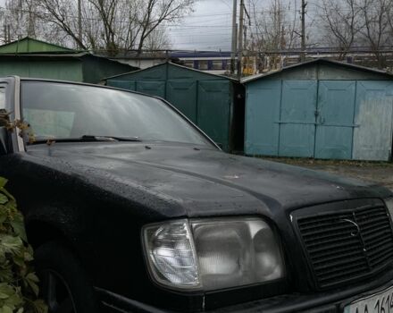 Черный Мерседес В124, объемом двигателя 2.6 л и пробегом 3 тыс. км за 1200 $, фото 1 на Automoto.ua