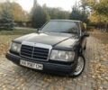 Черный Мерседес В124, объемом двигателя 2 л и пробегом 254 тыс. км за 1650 $, фото 2 на Automoto.ua