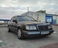 Черный Мерседес В124, объемом двигателя 2.9 л и пробегом 400 тыс. км за 3200 $, фото 1 на Automoto.ua