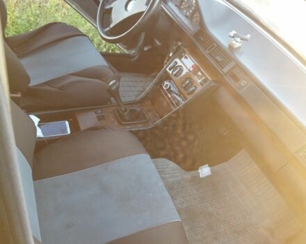 Черный Мерседес В124, объемом двигателя 2 л и пробегом 200 тыс. км за 2200 $, фото 2 на Automoto.ua