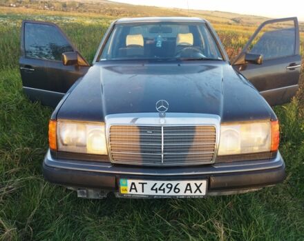Черный Мерседес В124, объемом двигателя 2 л и пробегом 200 тыс. км за 2200 $, фото 4 на Automoto.ua