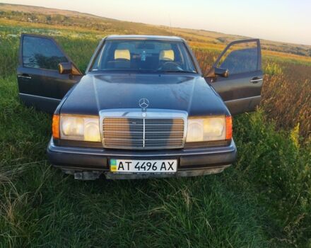 Черный Мерседес В124, объемом двигателя 2 л и пробегом 200 тыс. км за 2200 $, фото 1 на Automoto.ua