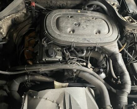 Черный Мерседес В124, объемом двигателя 2.3 л и пробегом 450 тыс. км за 1418 $, фото 5 на Automoto.ua