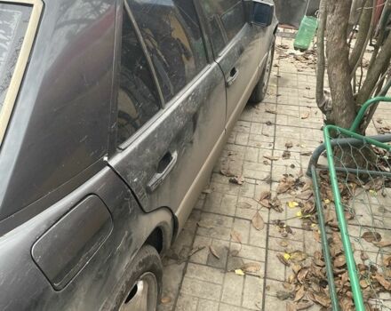 Черный Мерседес В124, объемом двигателя 2.3 л и пробегом 450 тыс. км за 1418 $, фото 2 на Automoto.ua