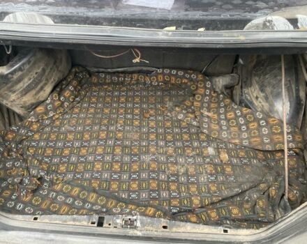 Черный Мерседес В124, объемом двигателя 2.3 л и пробегом 450 тыс. км за 1418 $, фото 6 на Automoto.ua