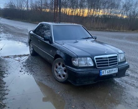 Черный Мерседес В124, объемом двигателя 2.3 л и пробегом 1 тыс. км за 2500 $, фото 2 на Automoto.ua