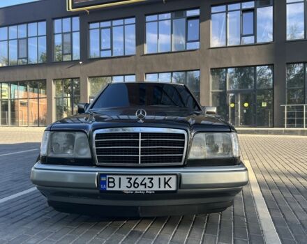 Черный Мерседес В124, объемом двигателя 2 л и пробегом 680 тыс. км за 3500 $, фото 1 на Automoto.ua