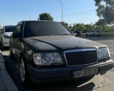 Чорний Мерседес В124, об'ємом двигуна 2.8 л та пробігом 1 тис. км за 2000 $, фото 2 на Automoto.ua