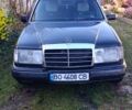 Черный Мерседес В124, объемом двигателя 2.5 л и пробегом 358 тыс. км за 1900 $, фото 2 на Automoto.ua