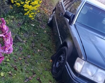 Черный Мерседес В124, объемом двигателя 2.5 л и пробегом 358 тыс. км за 1900 $, фото 1 на Automoto.ua