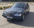 Черный Мерседес В124, объемом двигателя 2.5 л и пробегом 278 тыс. км за 2500 $, фото 1 на Automoto.ua