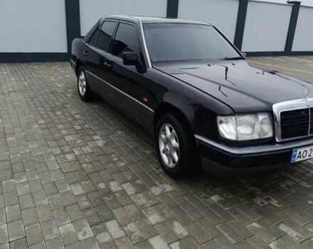 Черный Мерседес В124, объемом двигателя 2 л и пробегом 580 тыс. км за 2100 $, фото 2 на Automoto.ua