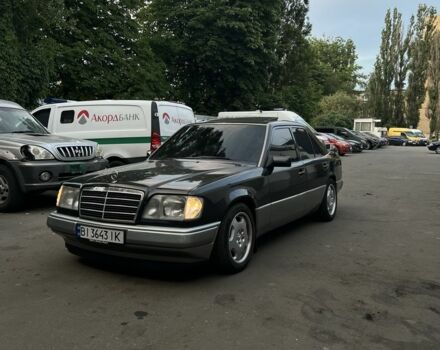 Черный Мерседес В124, объемом двигателя 2 л и пробегом 680 тыс. км за 3500 $, фото 13 на Automoto.ua