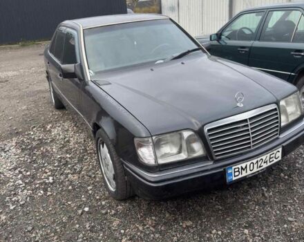 Черный Мерседес В124, объемом двигателя 2.8 л и пробегом 500 тыс. км за 2500 $, фото 1 на Automoto.ua