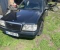 Черный Мерседес В124, объемом двигателя 2.2 л и пробегом 67 тыс. км за 1800 $, фото 1 на Automoto.ua