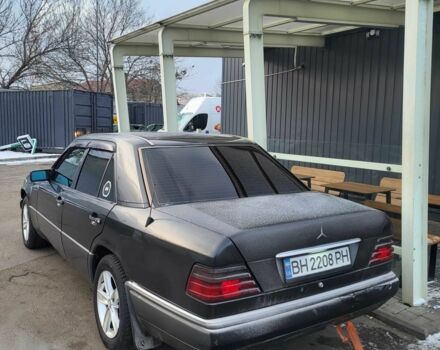 Чорний Мерседес В124, об'ємом двигуна 2.8 л та пробігом 7 тис. км за 2700 $, фото 11 на Automoto.ua