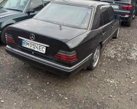 Черный Мерседес В124, объемом двигателя 2.8 л и пробегом 500 тыс. км за 2500 $, фото 2 на Automoto.ua