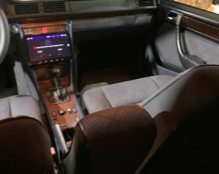 Черный Мерседес В124, объемом двигателя 2.2 л и пробегом 360 тыс. км за 3900 $, фото 1 на Automoto.ua